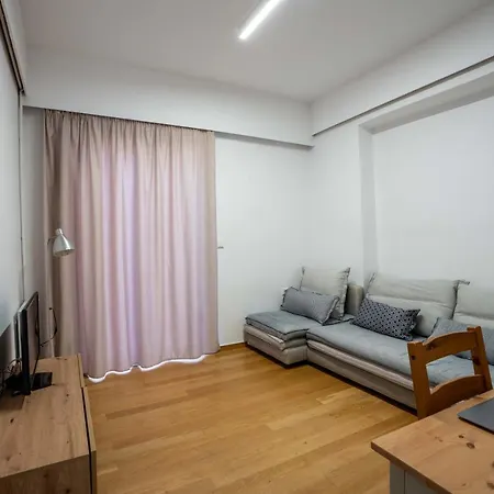 Lefkas Town Apartment *