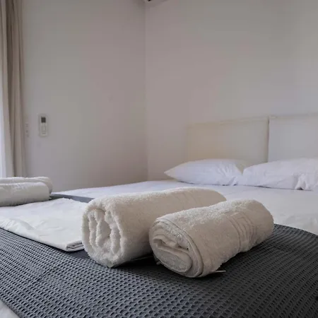 Lefkas Town Apartment *